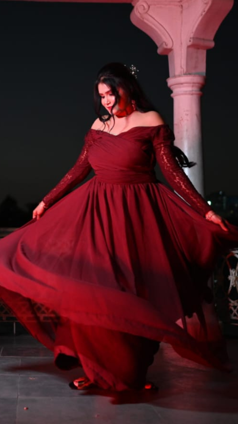 Maroon Ruched Lace Sleeves Flared Maxi