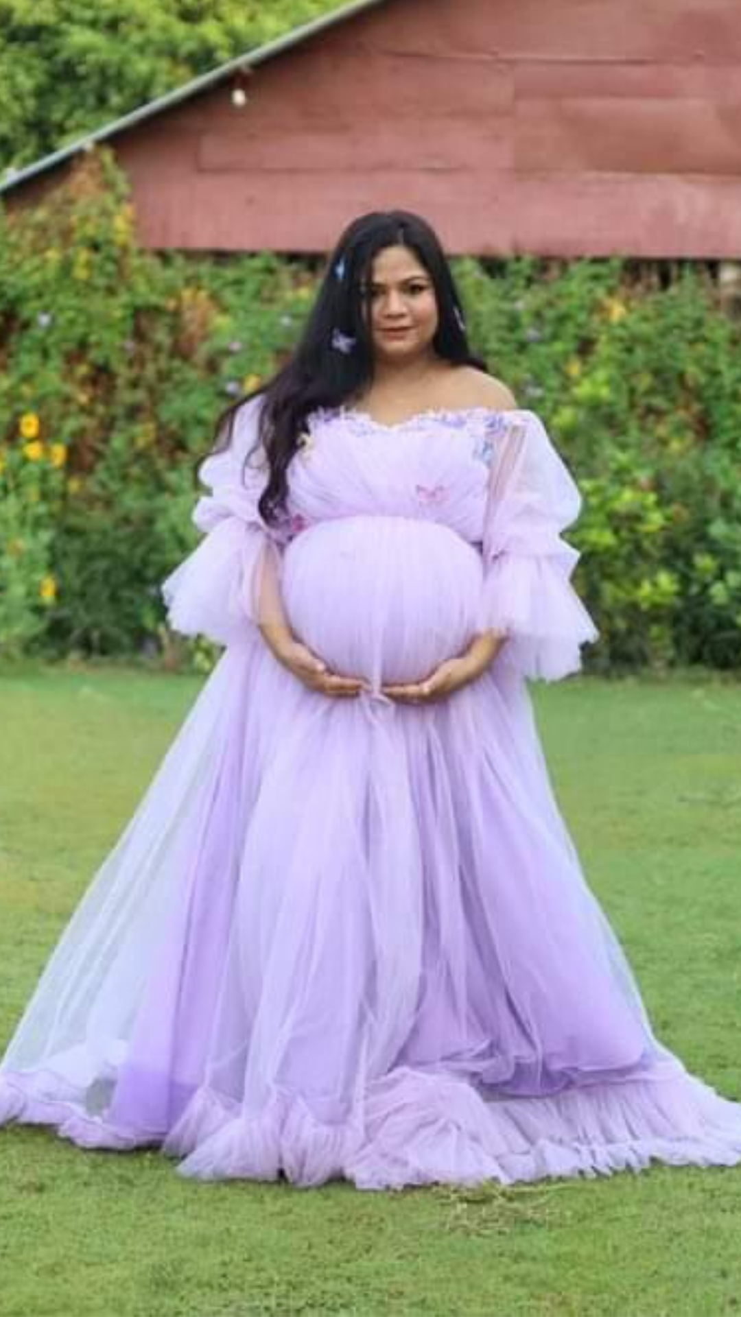 Lavender Ruffled Maternity Photoshoot Gown