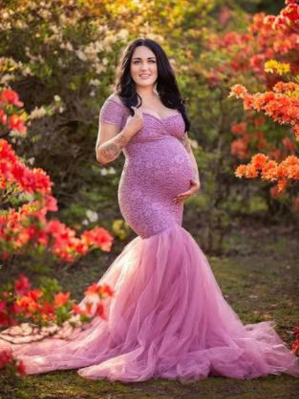 Onion-Pink Lace & Net Maternity Shoot Gown
